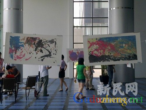 艺术天赋“非同寻常”自闭症儿童画展张江开幕