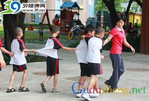 全国首家自闭症学校喜迎24名一年级新生