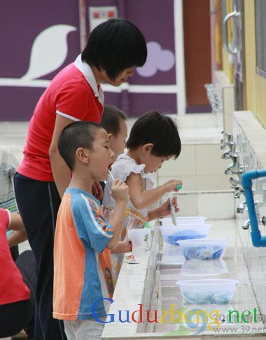全国首家自闭症学校喜迎24名一年级新生